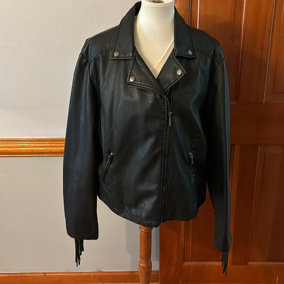 Yoki Jacket Outerware Collection est 2003 - Picture 2 of 4